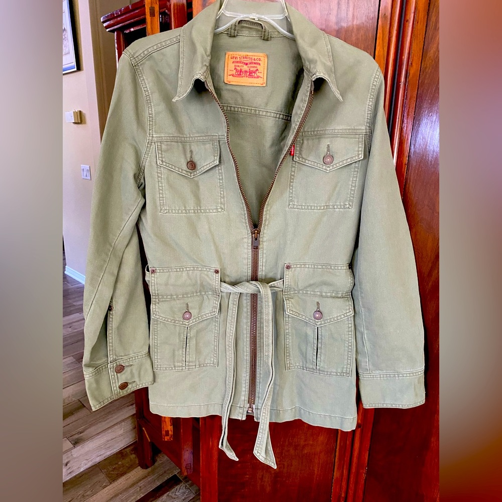 Levi’s Bush Tall Women’s Khaki Green Belted Twill Jacket Size M Denim Zip Coat